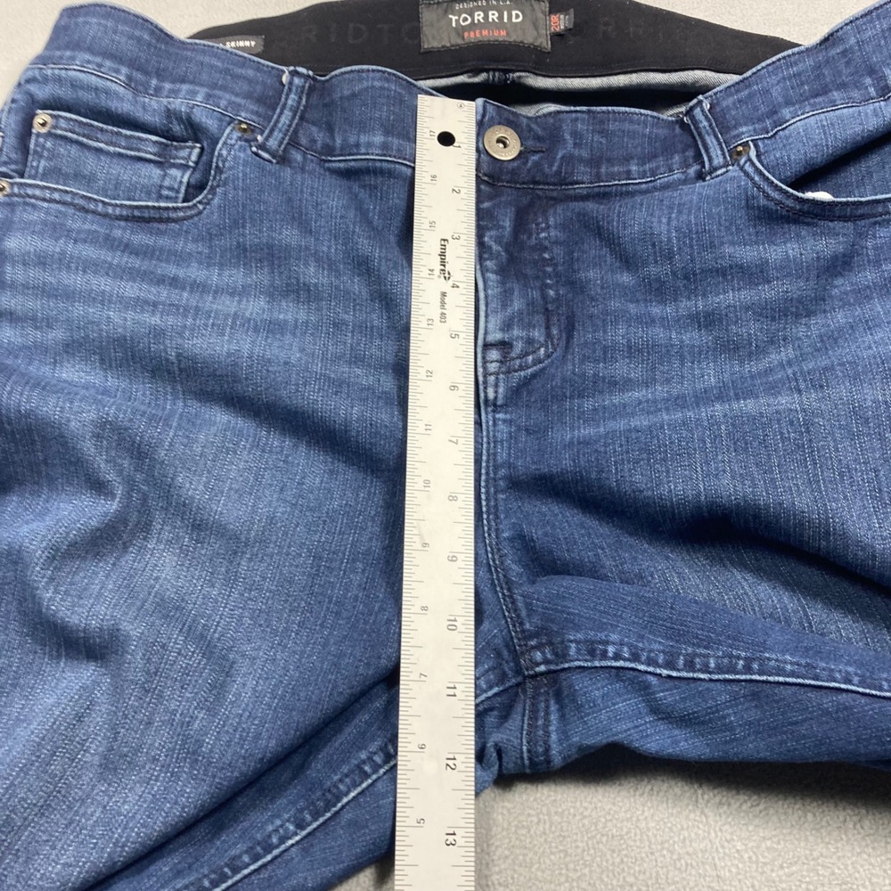 Torrid Jeans Womens 20R Blue Skinny Mid Rise Bombshell Skinny Stretch Dark - Picture 3 of 9